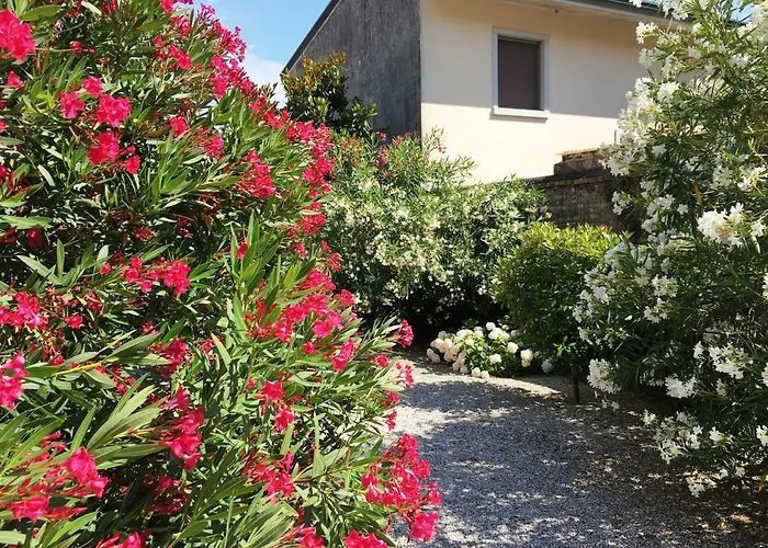 Palazzo Strassoldo Panzió Teòr